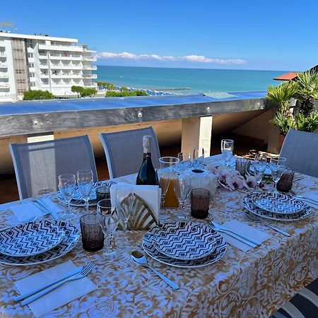 شقة Blue Moon Penthouse ليدو دي يسولو المظهر الخارجي الصورة